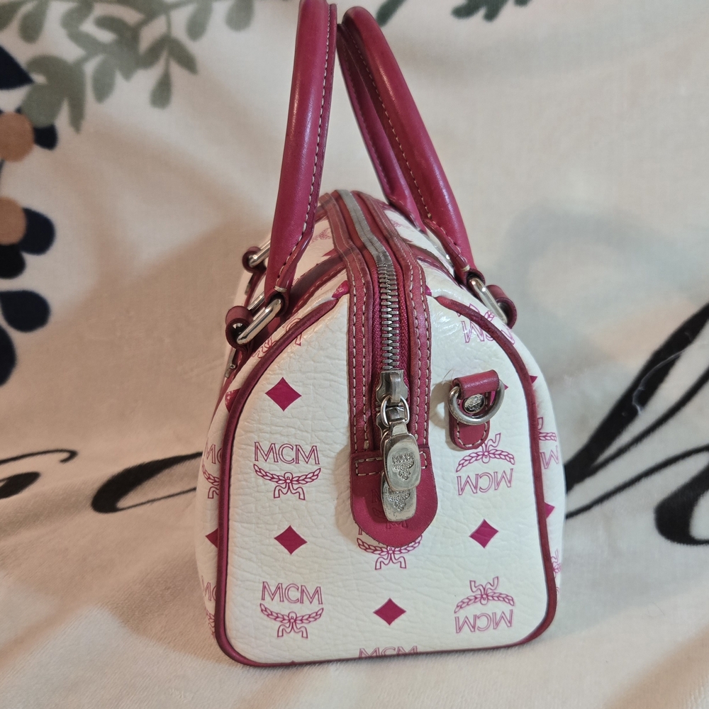 💯 Authentic MCM Boston Handbag (Pink and White) - Picture 3 of 15